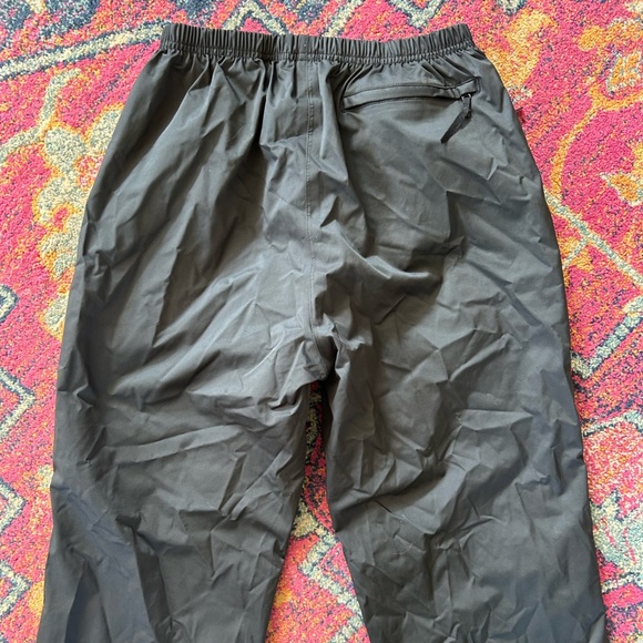 Nike | Women’s Black Nike Golf Storm Fit Pull On Rain Pants, Snap Hem, size M - Picture 4 of 15